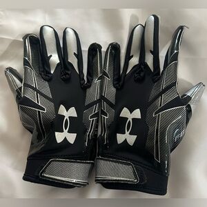 Under Armour Boy's UA F8 1369634 Football Gloves YOUTH LG